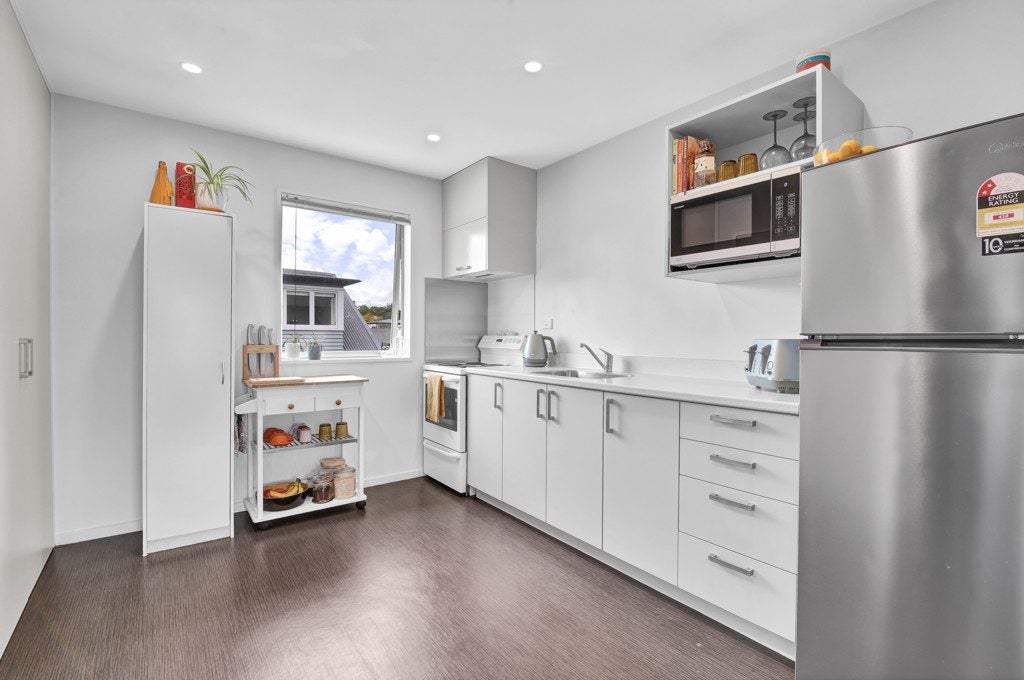 4/31 Clissold Street, Merivale, Christchurch - Carousel 2
