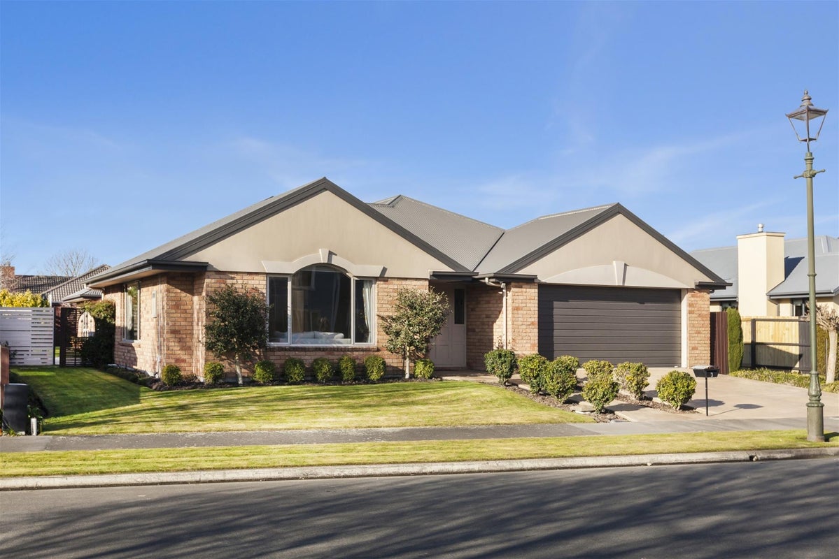 3 Baltimore Green, Shirley, Christchurch - Carousel 1