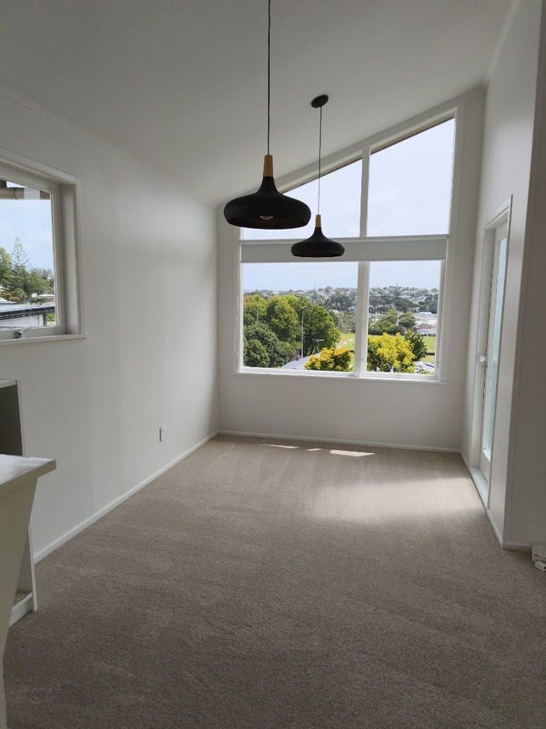 40 Velma Road, Hillcrest, Auckland - Carousel 21