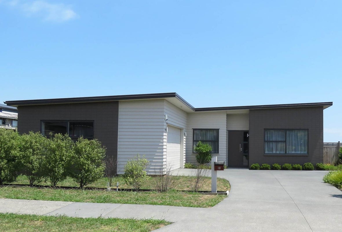 18 Kibblewhite Avenue, Beachlands, Auckland - Carousel 1
