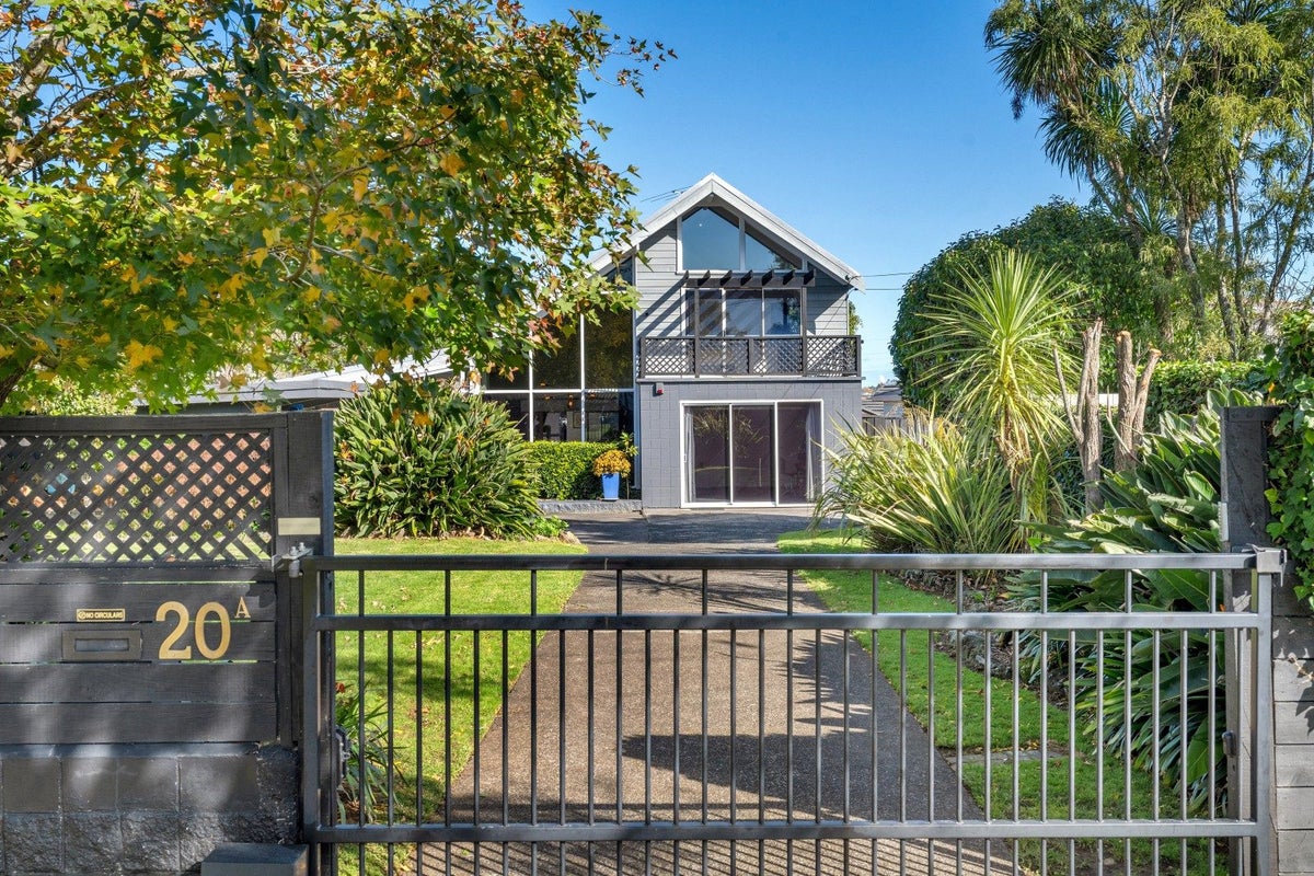 20A Riverlea Avenue, Pakuranga, Auckland - Carousel 1