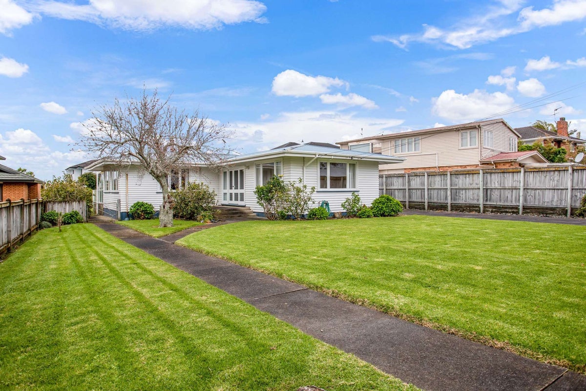 198 Bucklands Beach Road, Bucklands Beach, Auckland - Carousel 2
