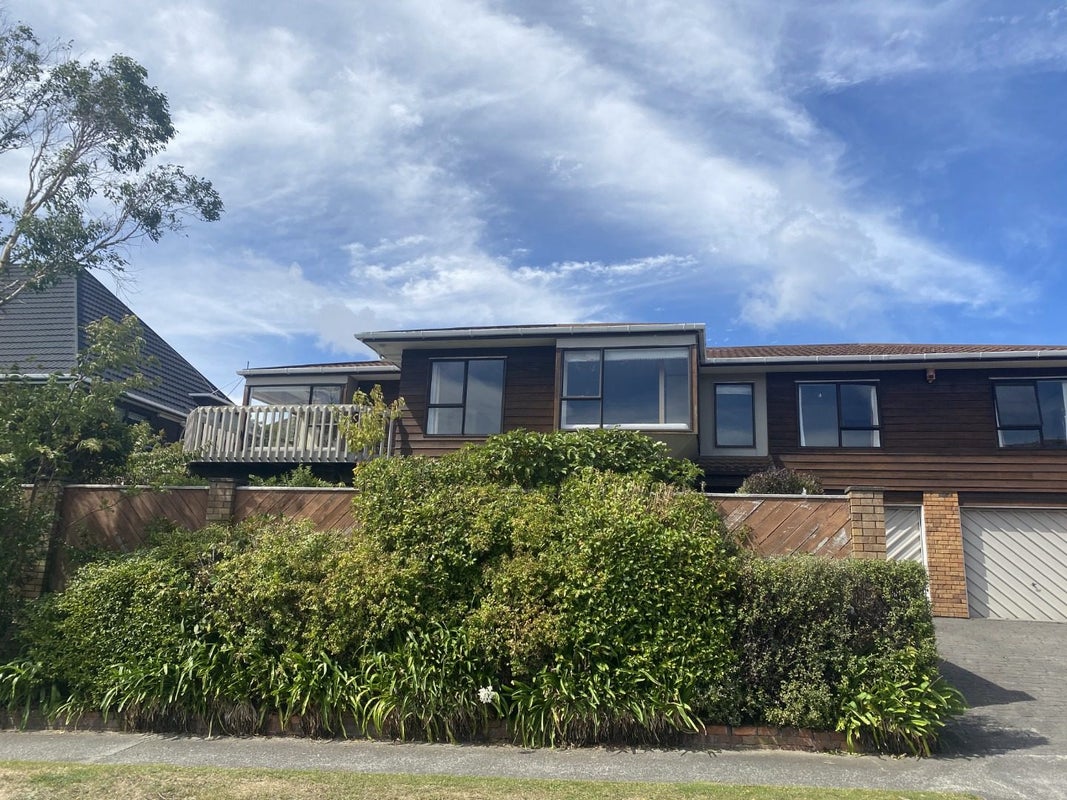 42 Lakewood Avenue, Churton Park, Wellington - Carousel 1