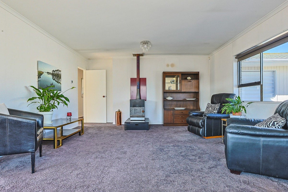 2/107 Gascoigne Street, Raureka, Hastings - Carousel 1