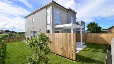 3 Couldrey Crescent, Red Beach, Red Beach - Carousel 1