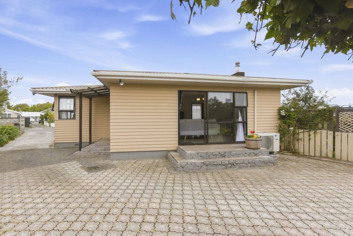 49 Walton Road, Paraparaumu Beach, Paraparaumu - Carousel 1
