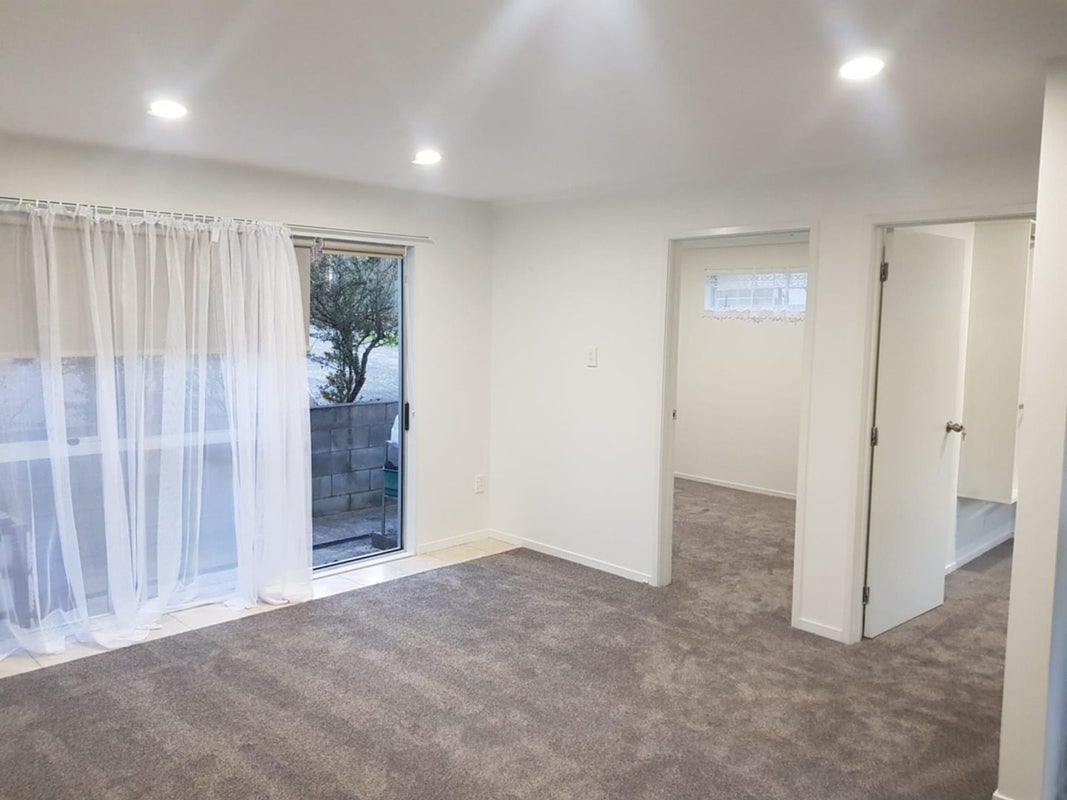 35 Simon Ellice Drive, Bayview, Auckland - Carousel 2