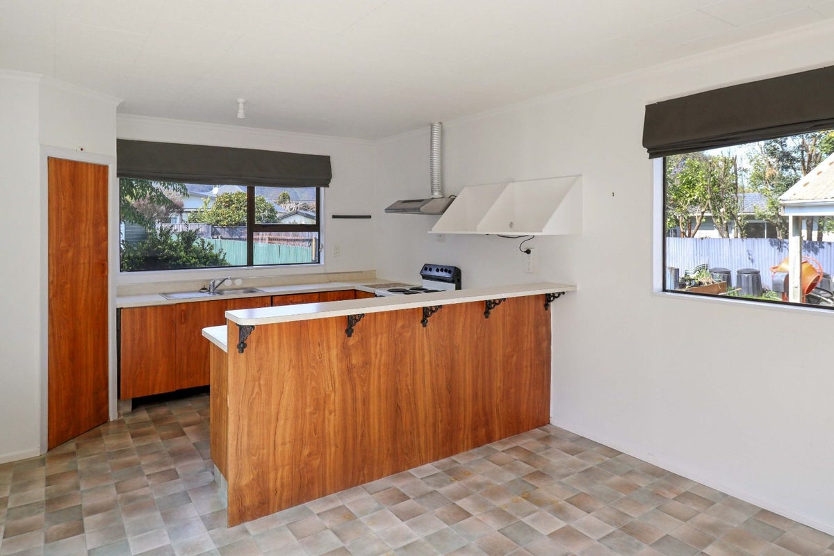 48 Connolly Street, Boulcott, Lower Hutt - Carousel 2