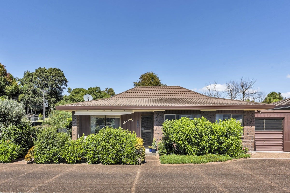 9A Pah Road, Cockle Bay, Auckland - Carousel 1