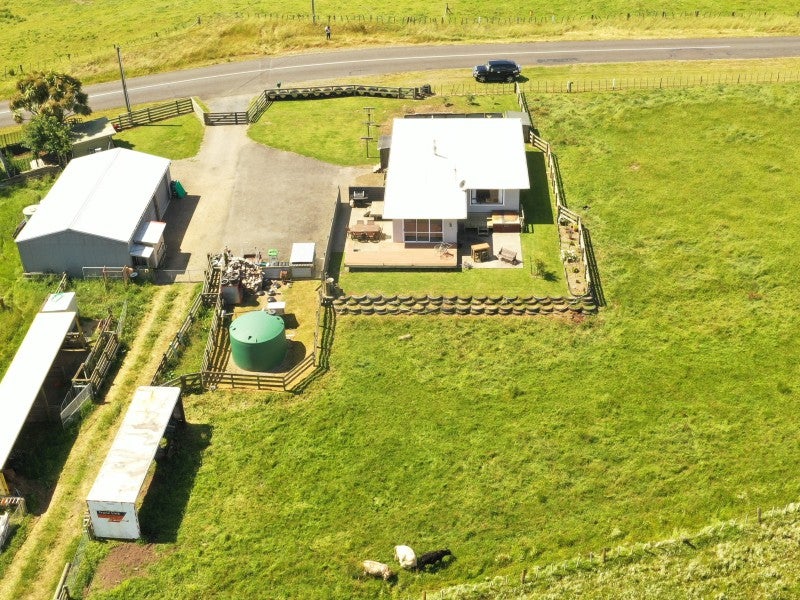 49 Hokio Sand Road, Hokio Beach, Levin - Carousel 1