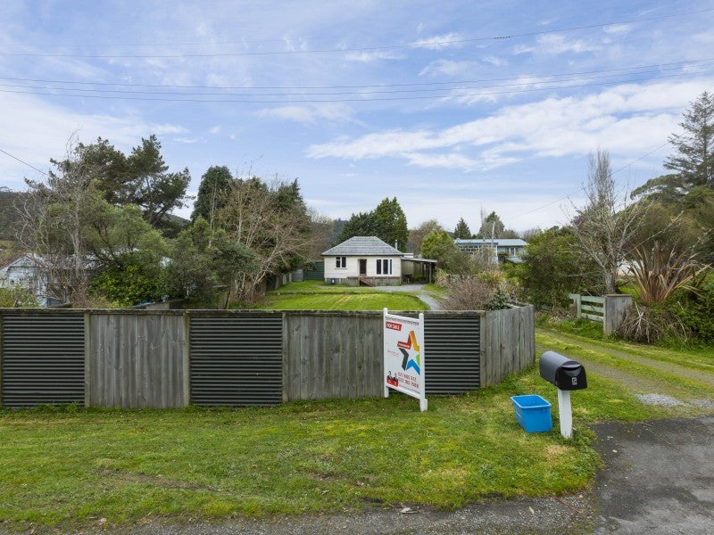 5 Avian Road, Blue Mountains, Upper Hutt - Carousel 1