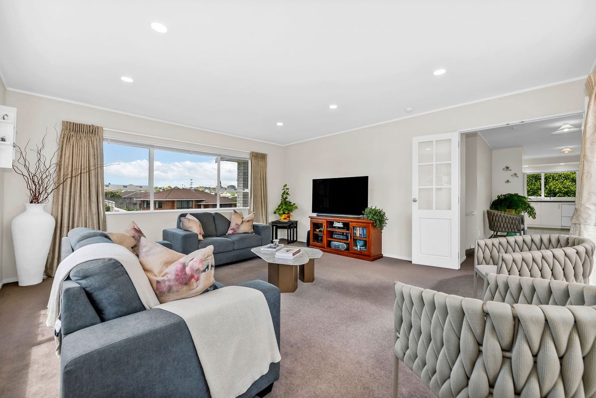 47 Nicholas Road, Somerville, Manukau - Carousel 2