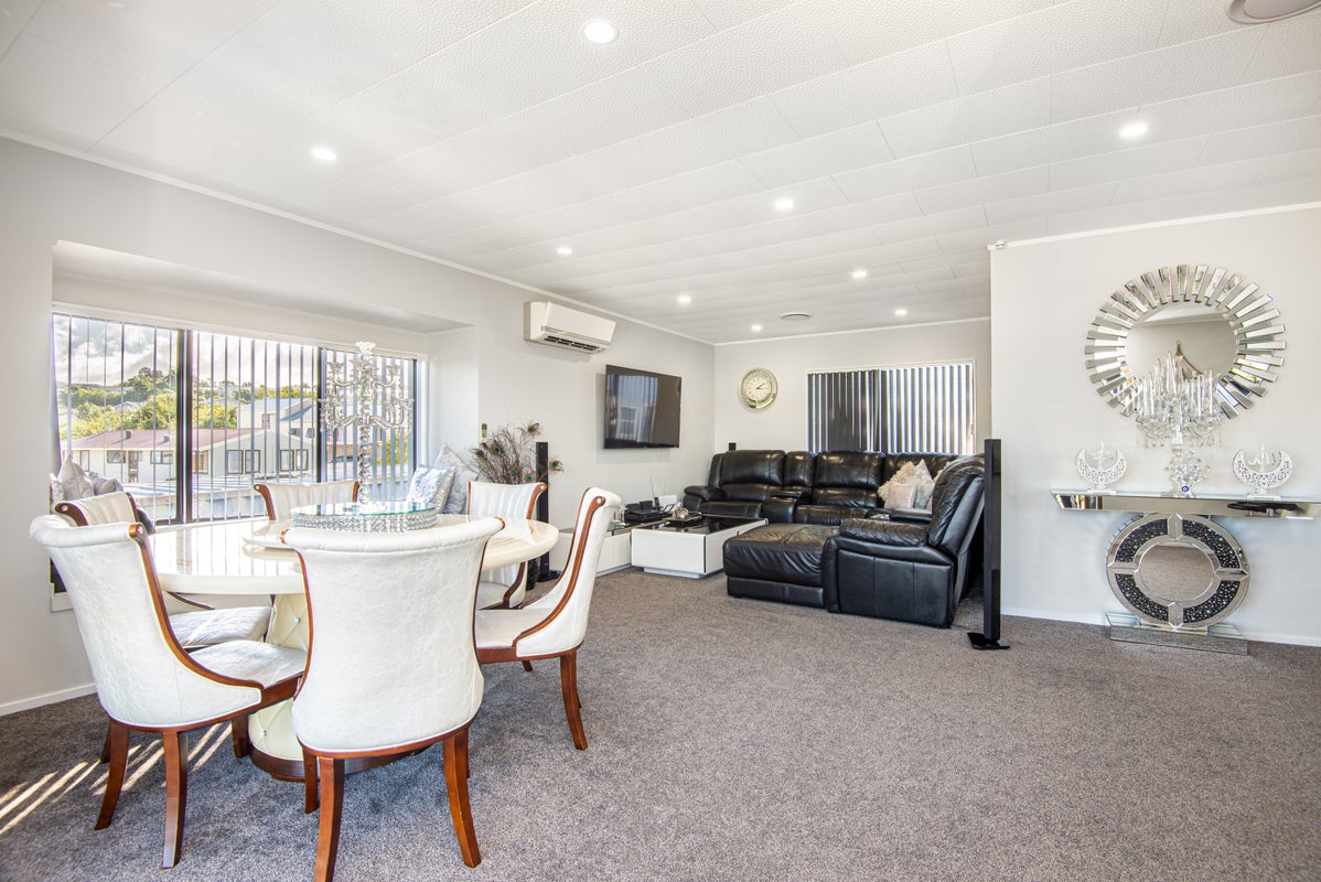 48 Conclusion Street, Ascot Park, Porirua - Carousel 1