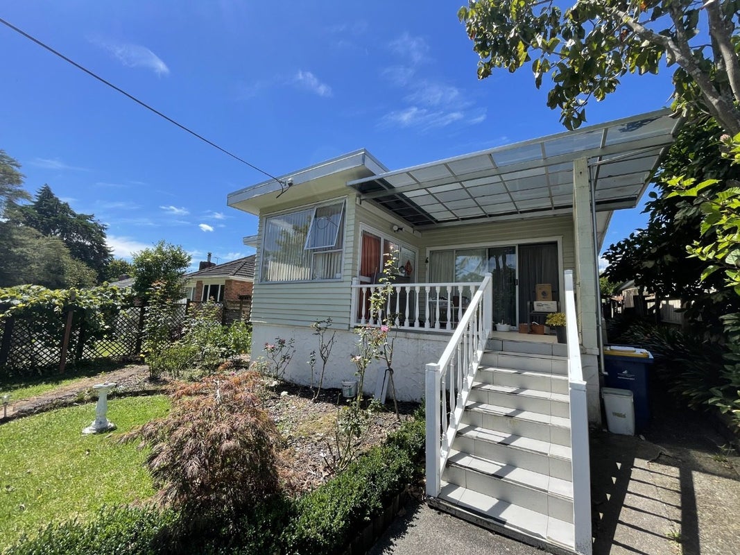 53 Kaurilands Road, Titirangi, Auckland - Carousel 2