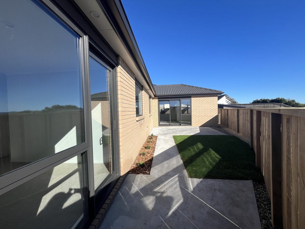 33 Crest Rise, Flagstaff, Hamilton - Carousel 17