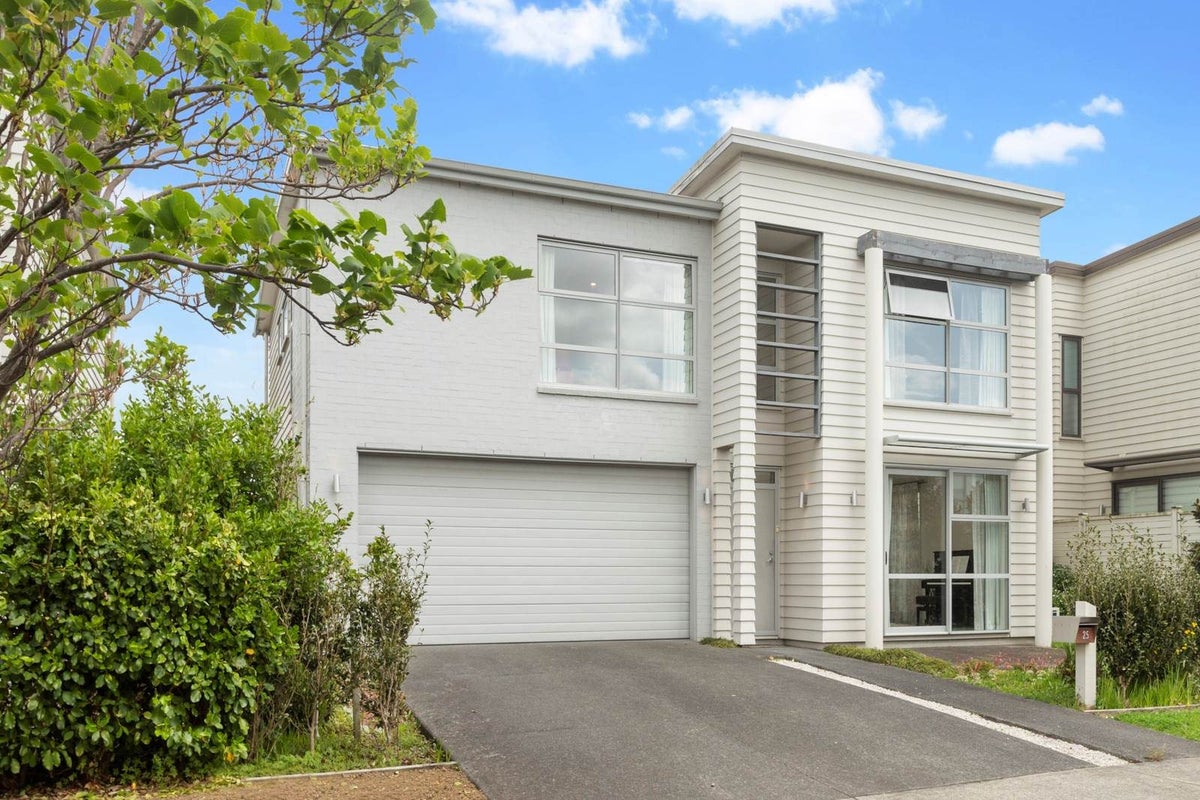 25 Costa Viva Crescent, Karaka, Papakura - Carousel 2