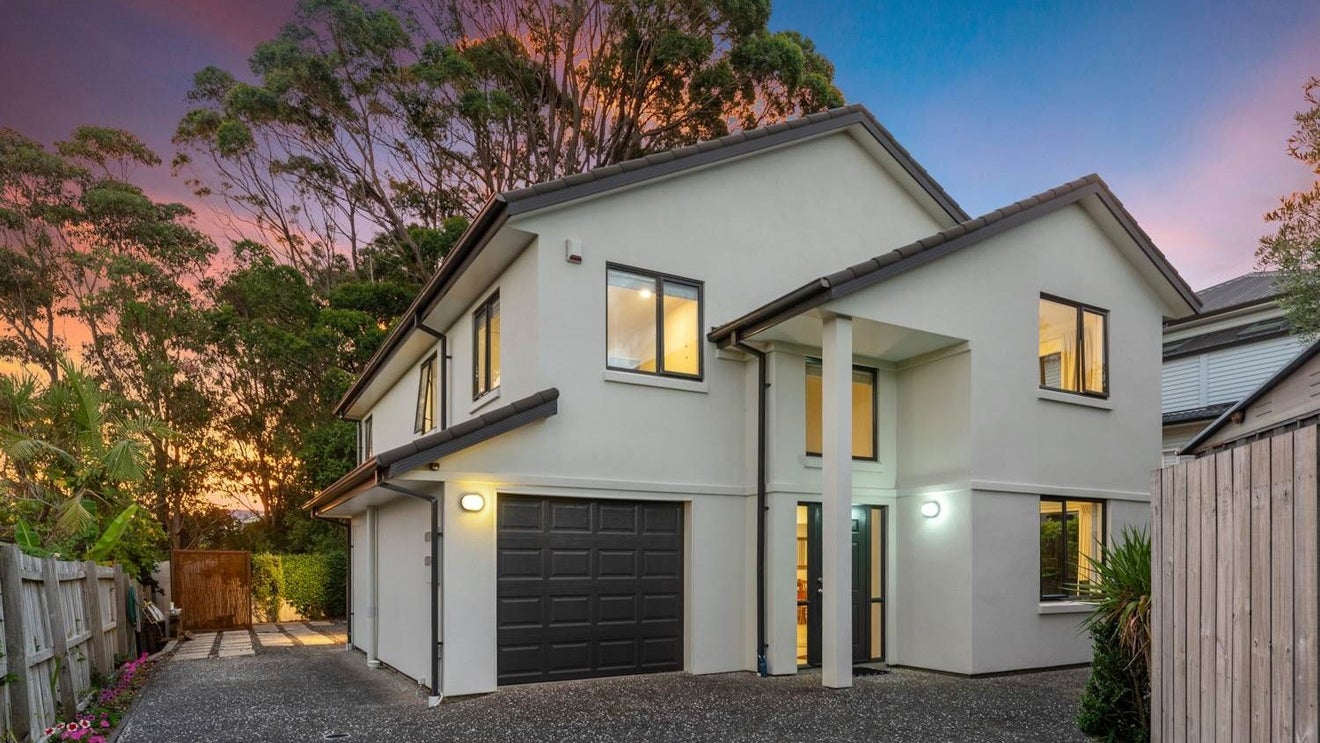 26A Niccol Avenue, Narrow Neck, Auckland - Carousel 1