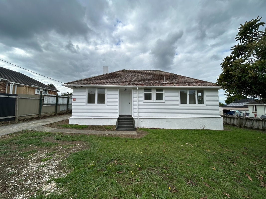 23 Kohekohe Street, MEREMERE, MERCER - Carousel 1