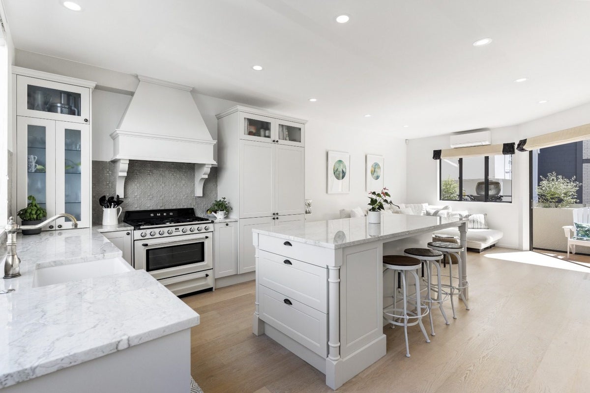 2/4 Fitzroy Street, Ponsonby, Auckland - Carousel 1
