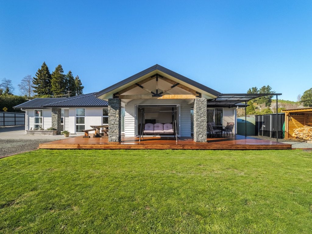 2 Chatham Street, Waihola, Milton - Carousel 1