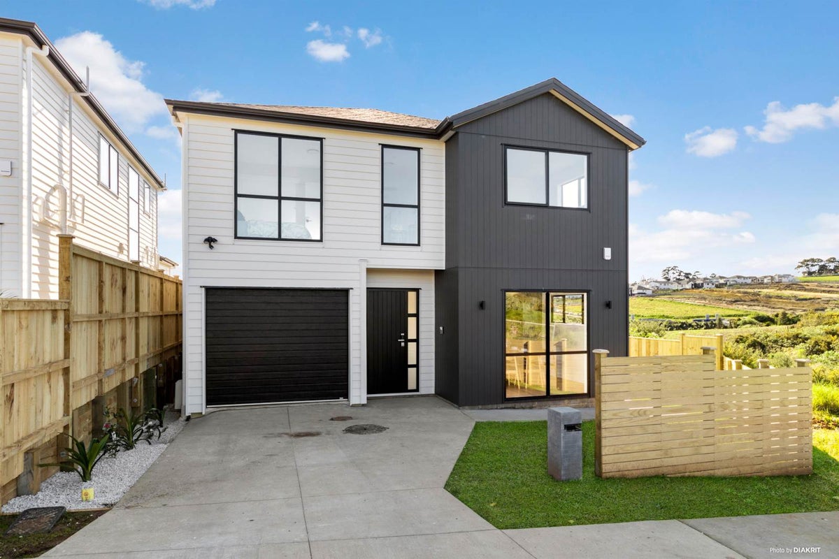 14 Frontier Lane, Flat Bush, Auckland - Carousel 1