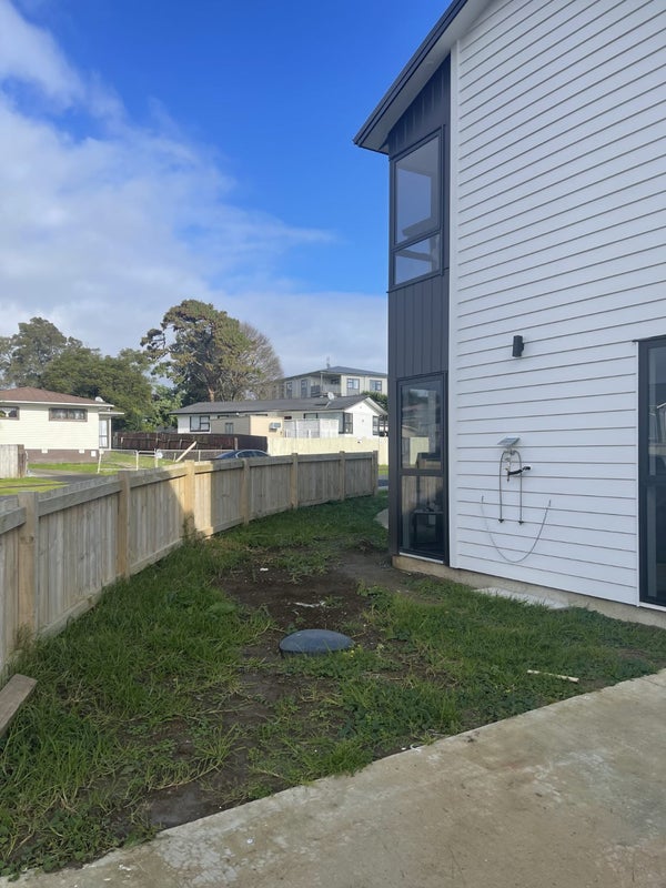 17D Kemble Close, Mangere, Auckland - Carousel 9