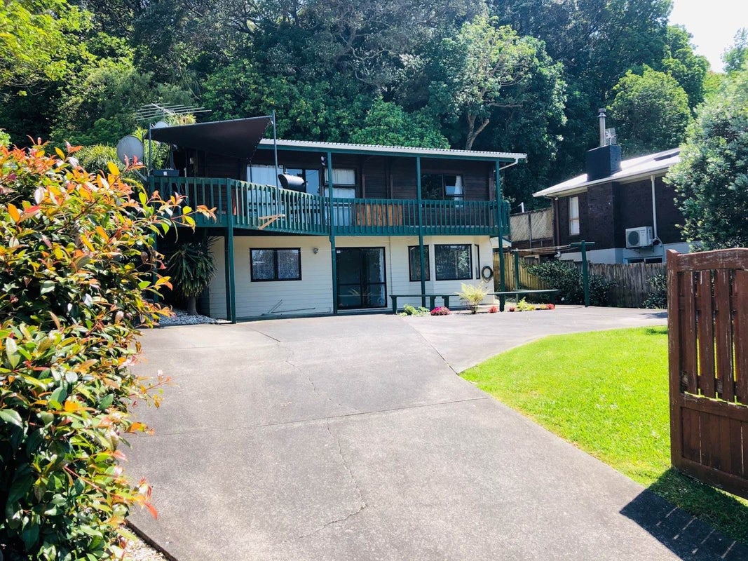 5 Mckenzie Avenue, Arkles Bay, Whangaparaoa - Carousel 1