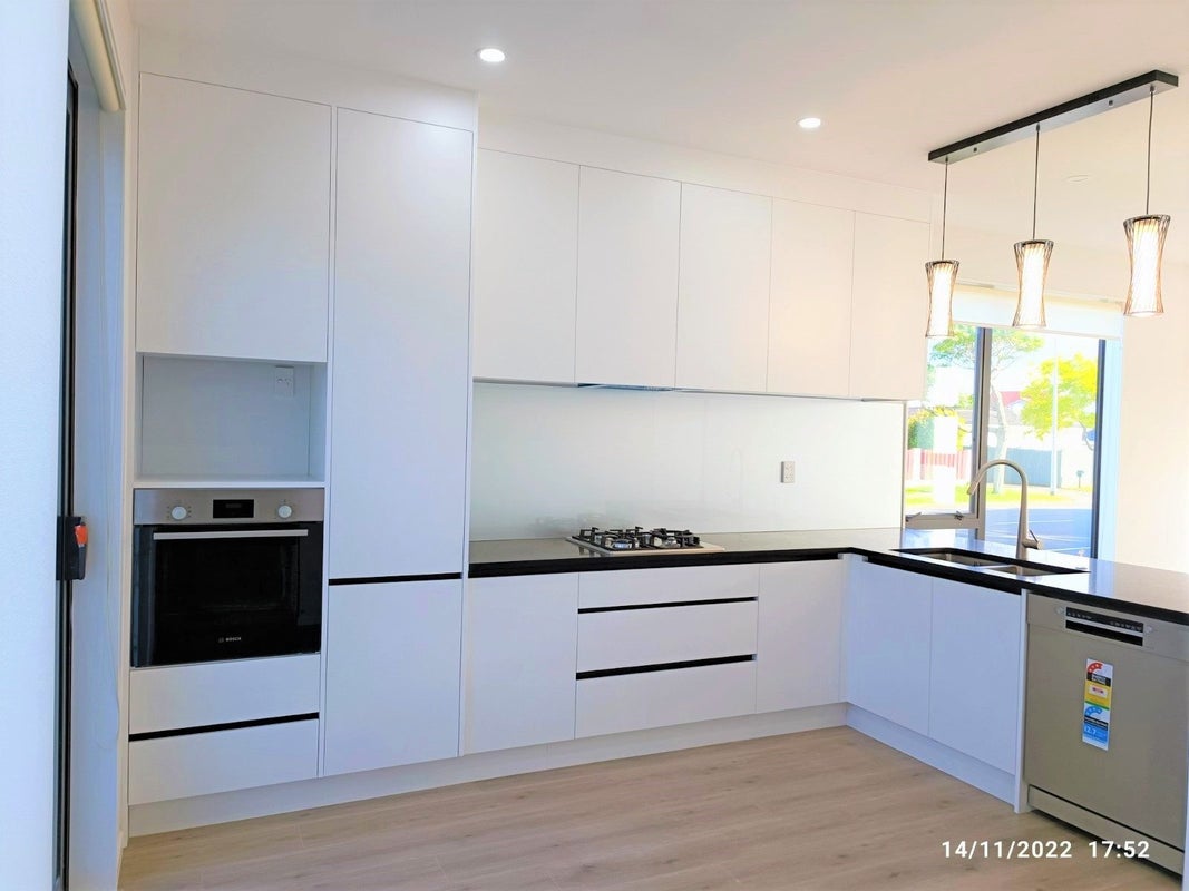 49A Prince Regent Drive, Half Moon Bay, Auckland - Carousel 2