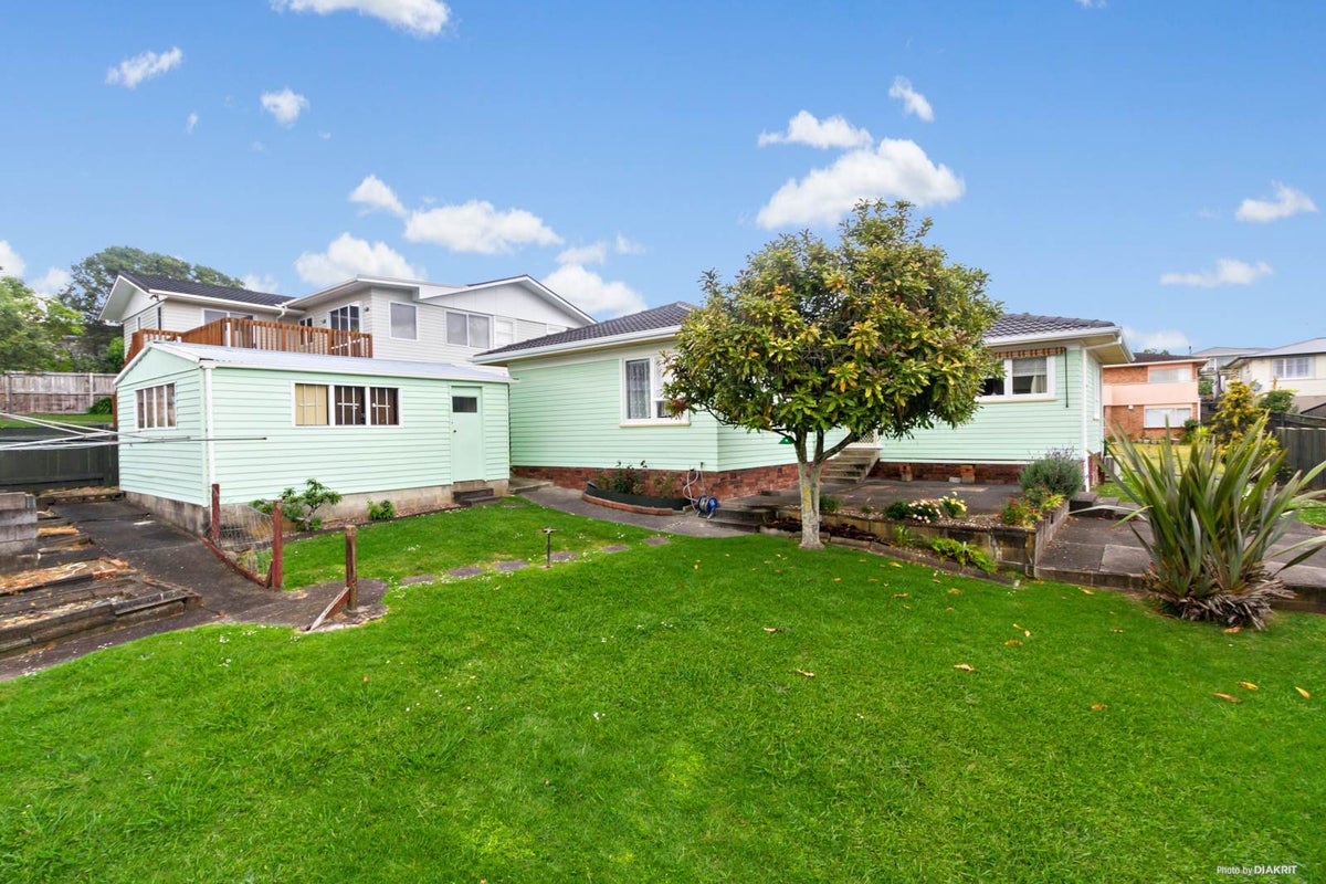 2 Rangitiki Crescent, Lynfield, Auckland - Carousel 2