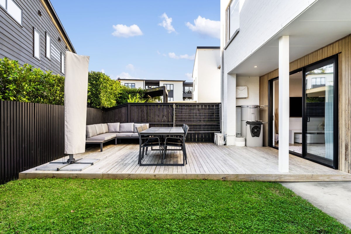 8 Frank Gill Road, Hobsonville, Auckland - Carousel 2