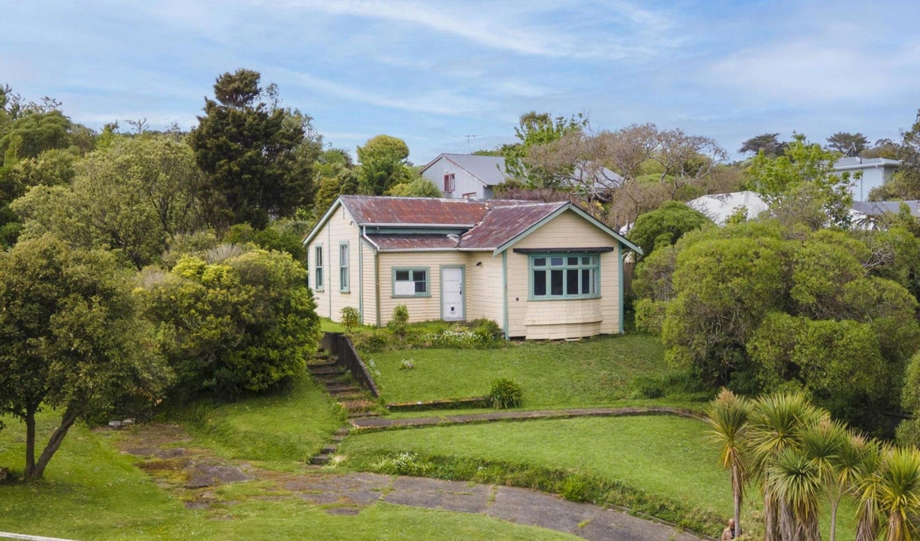 190 Newlands Road, Newlands, Wellington - Carousel 2