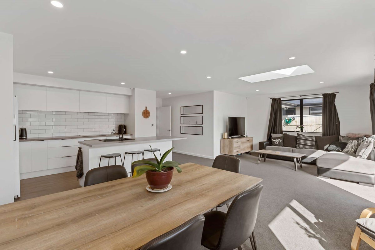 2 Full Moon Lane, Rolleston, Rolleston - Carousel 2