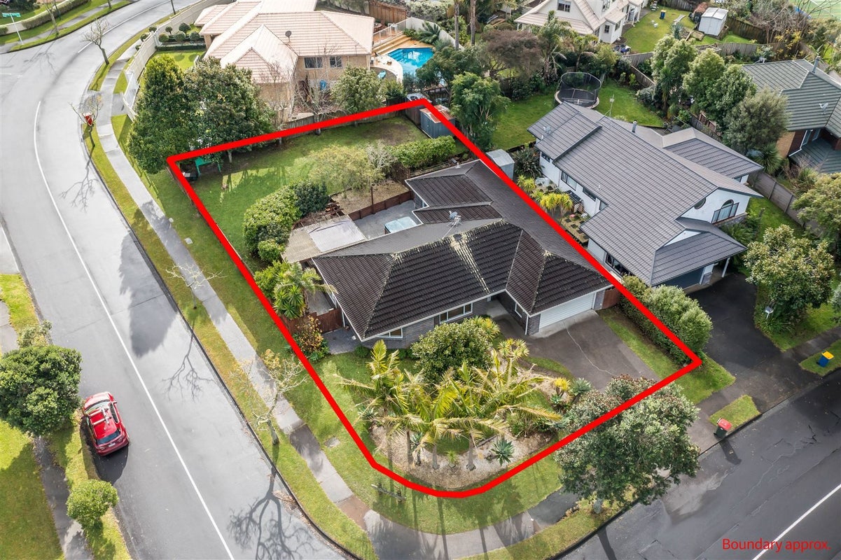 11 Picasso Drive, West Harbour, Auckland - Carousel 20