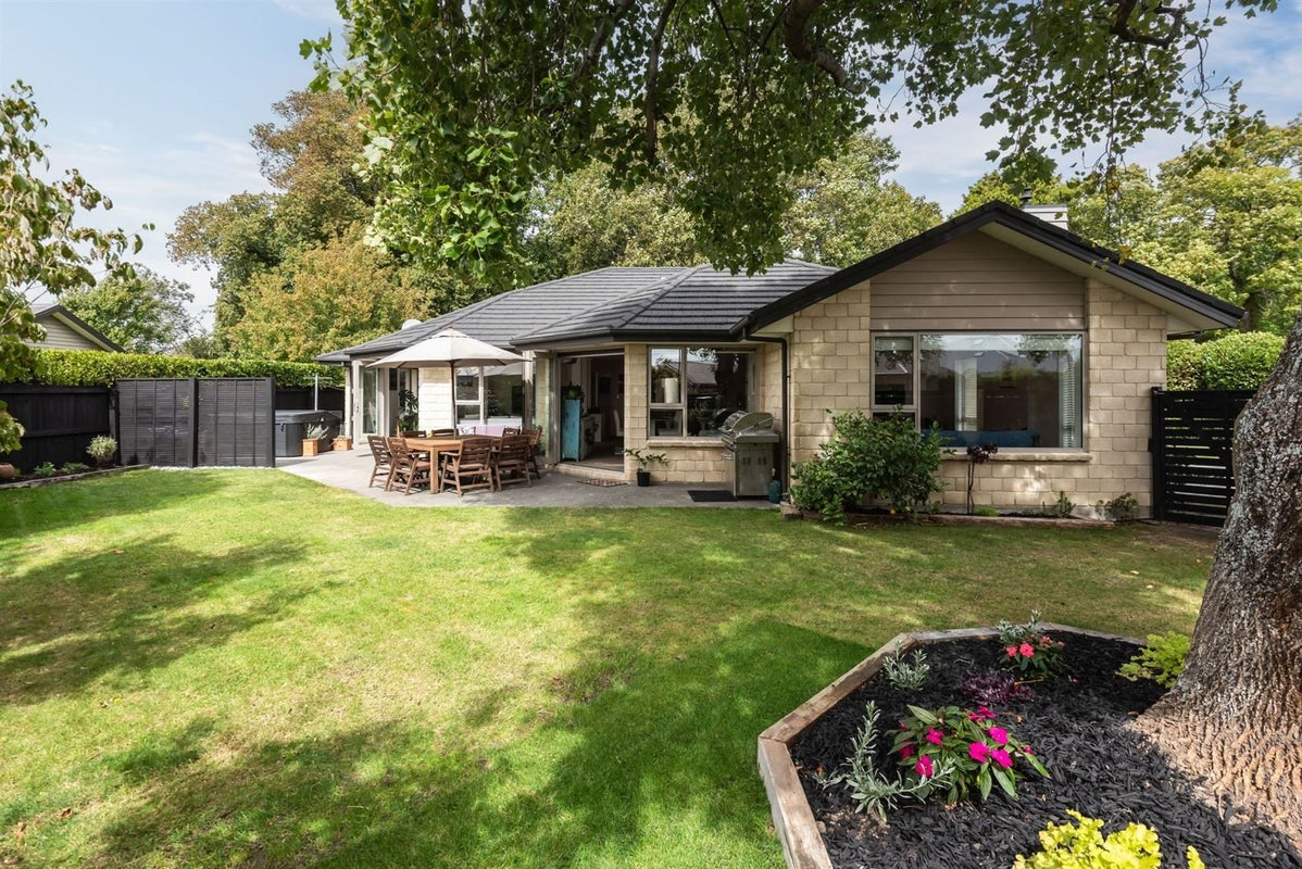22 John Campbell Crescent, Hillmorton, Christchurch - Carousel 1