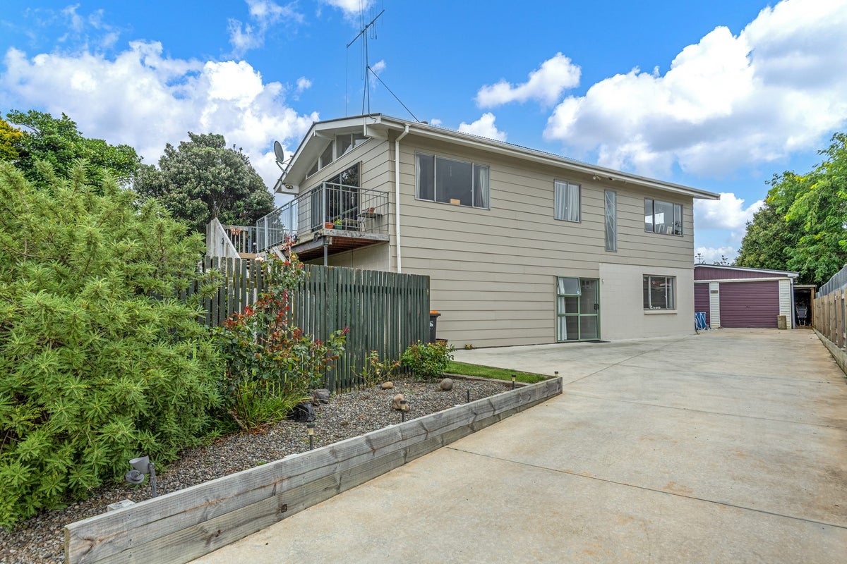 6 Kaituna Street, Milson, Palmerston North - Carousel 1
