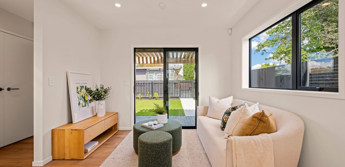 1/721 Te Atatu Road, Te Atatu Peninsula, Auckland - Carousel 1