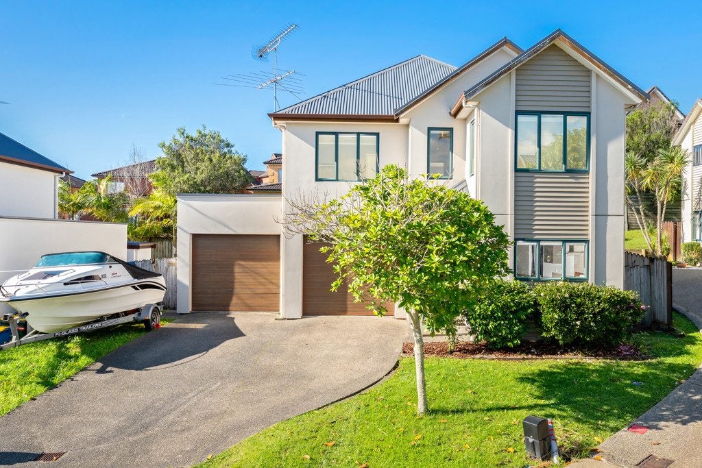 10 Vicente Place, Oteha, Auckland - Carousel 1