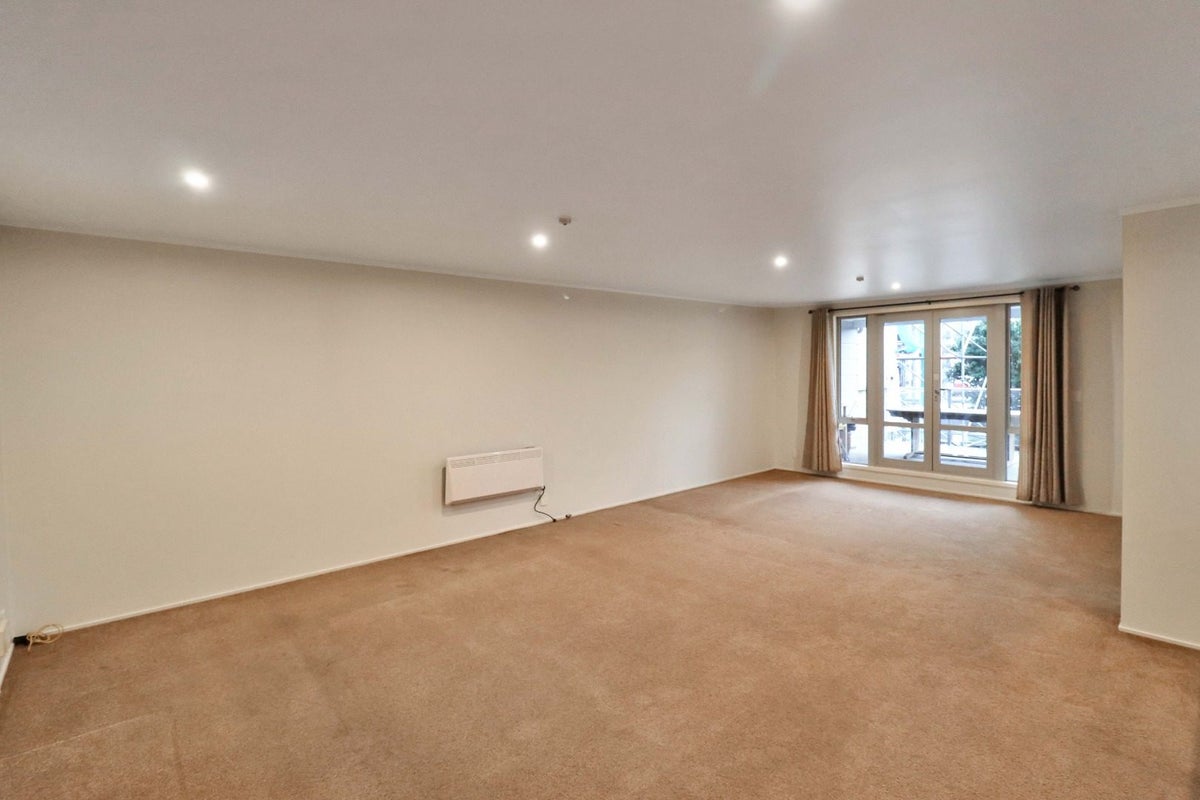 6/6 Brown Street, Mount Cook, Wellington - Carousel 1