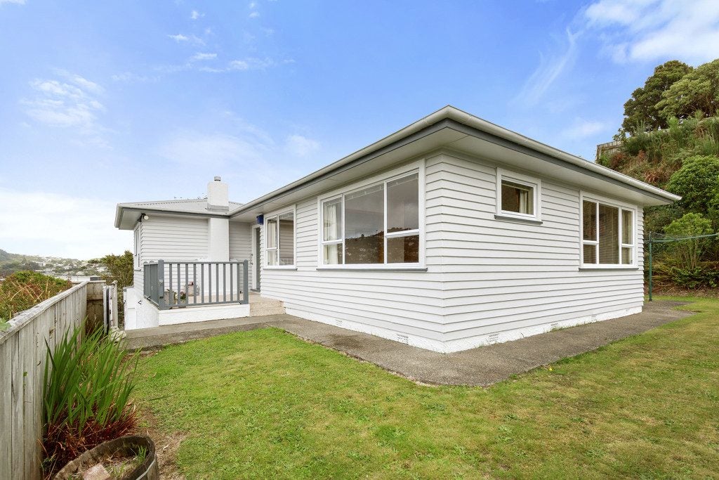10 Ohariu Road, Johnsonville, Wellington - Carousel 1