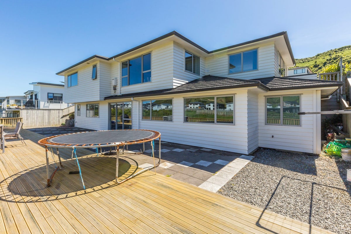 18 Rochdale Drive, Churton Park, Wellington - Carousel 2