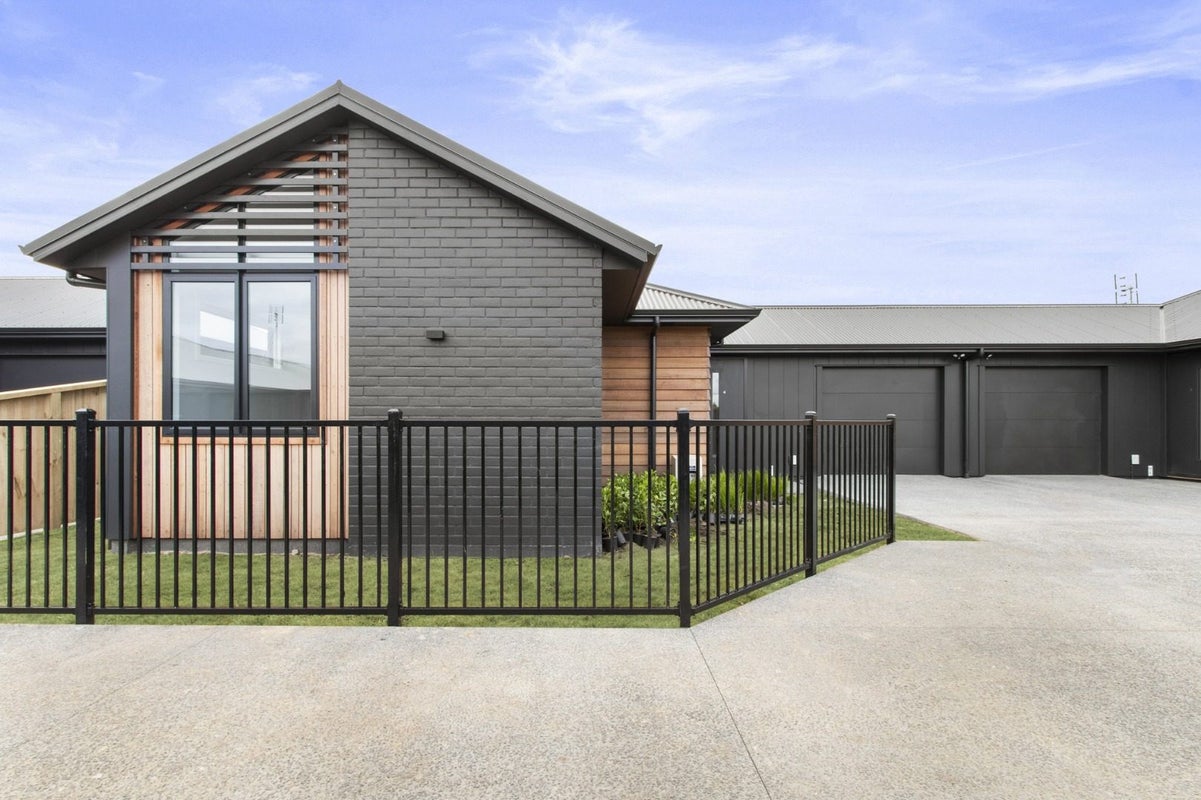 4/9 Kingsley Street, St Andrews, Hamilton - Carousel 2