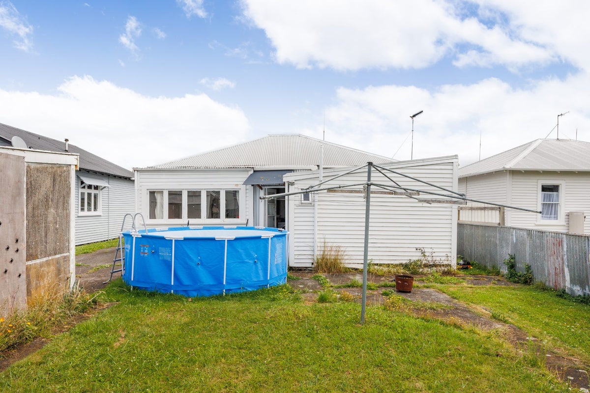 31 McGiffert Street, Palmerston North, Palmerston North - Carousel 17