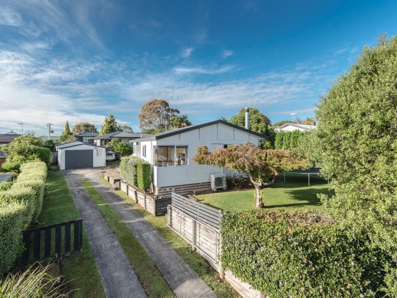 27 Cromwell Drive, Fitzroy, Hamilton - Carousel 1