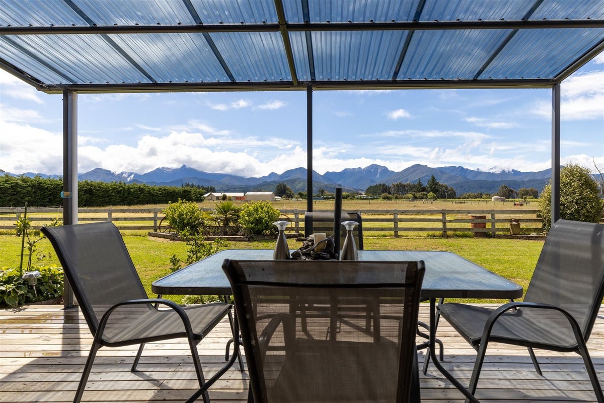 2611 State Highway 63, Blenheim - Carousel 2