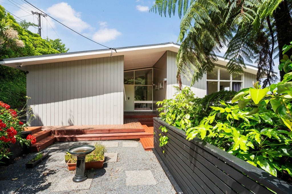 30 Madras Street, Khandallah, Wellington - Carousel 2