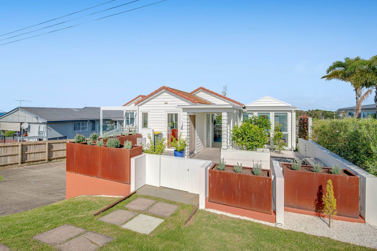 1A Layton Road, Manly, Whangaparaoa - Carousel 1