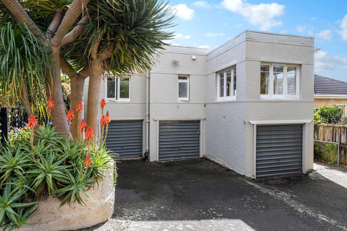 10B Alexis Avenue, Mount Albert, Auckland - Carousel 2