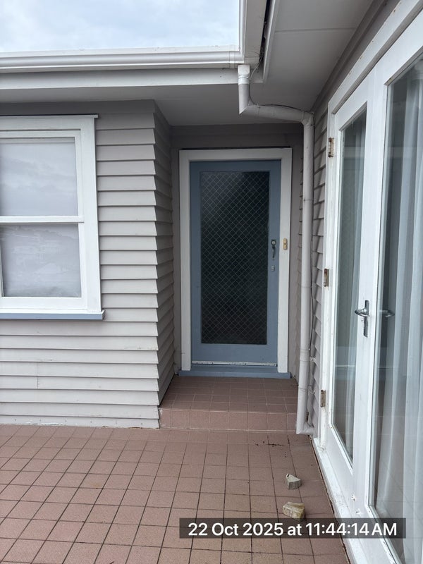 12 Ranui Crescent, Khandallah, Wellington - Carousel 2
