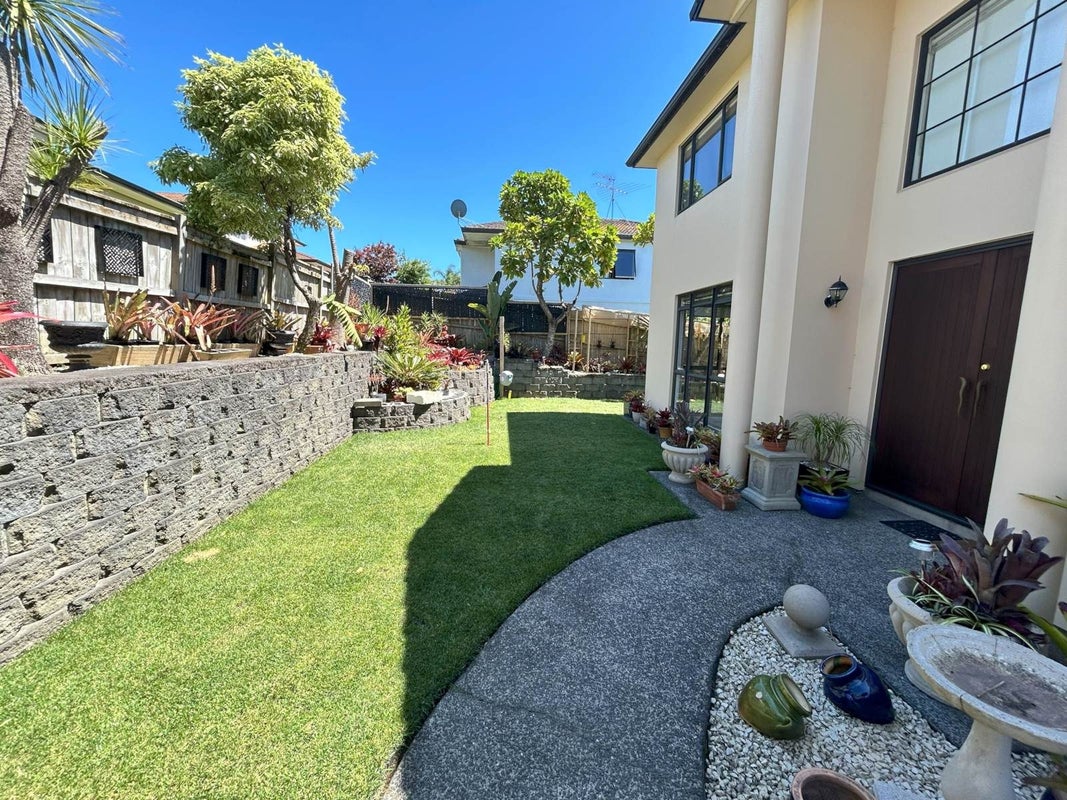 13 Mackwell Road, Fairview Heights, Auckland - Carousel 2