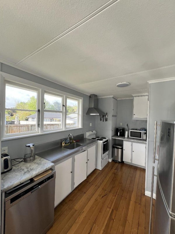 5 Camden Street, Vogeltown, New Plymouth - Carousel 2